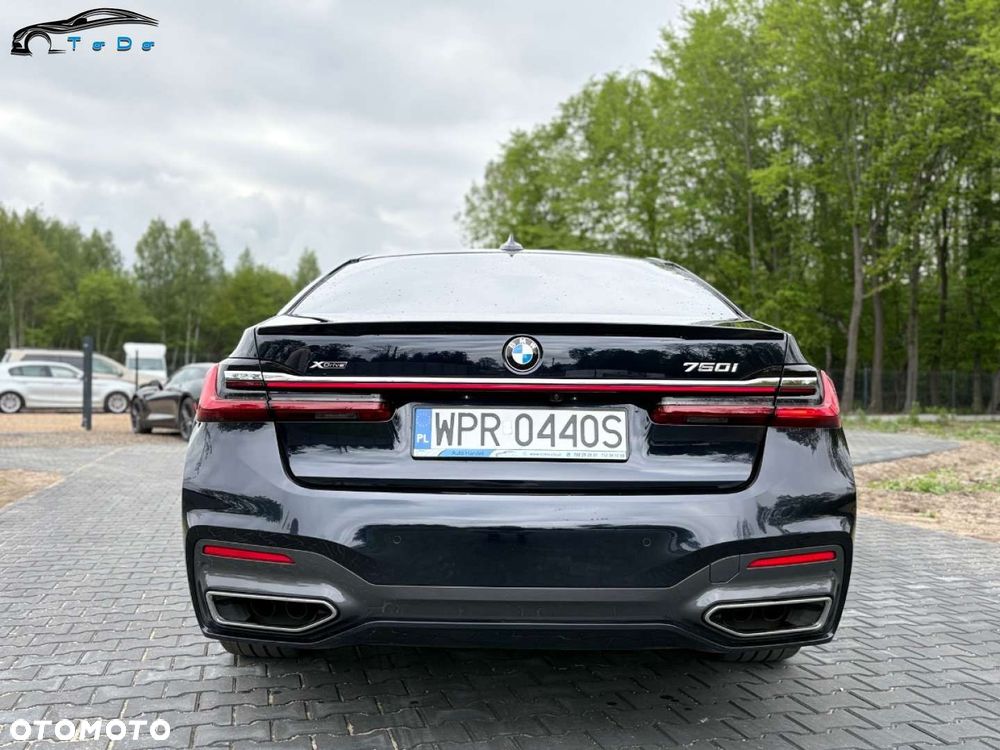 BMW Seria 7 750i xDrive - 17