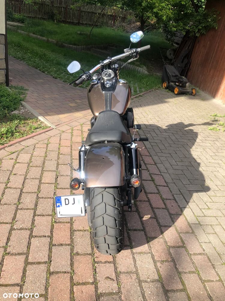 Harley-Davidson Dyna Fat Bob - 6