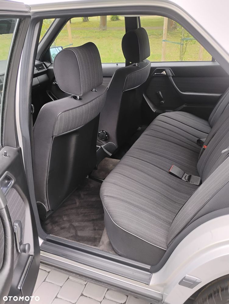 Mercedes-Benz W124 (1984-1993) - 20