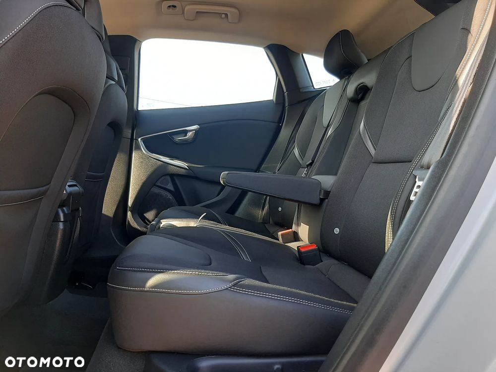 Volvo V40 D2 - 27