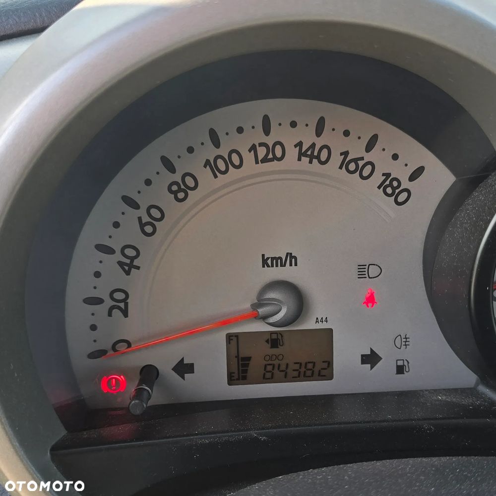 Daihatsu Trevis - 13