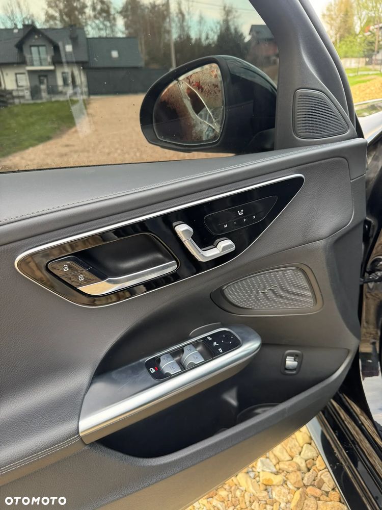 Mercedes-Benz Klasa C 300 4Matic 9G-TRONIC AMG Line - 17
