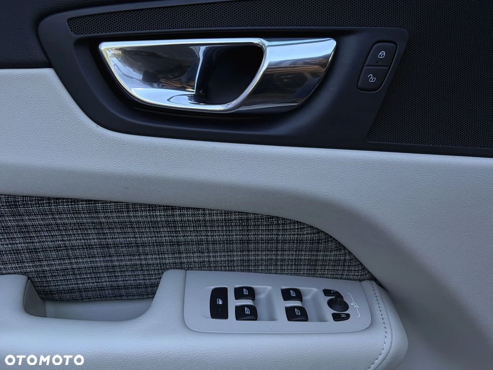Volvo XC 60 D4 AWD Inscription - 32