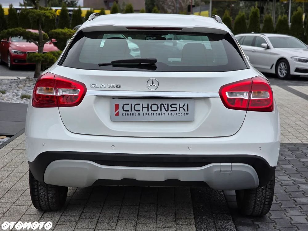 Mercedes-Benz GLA 180 7G-DCT Style - 7