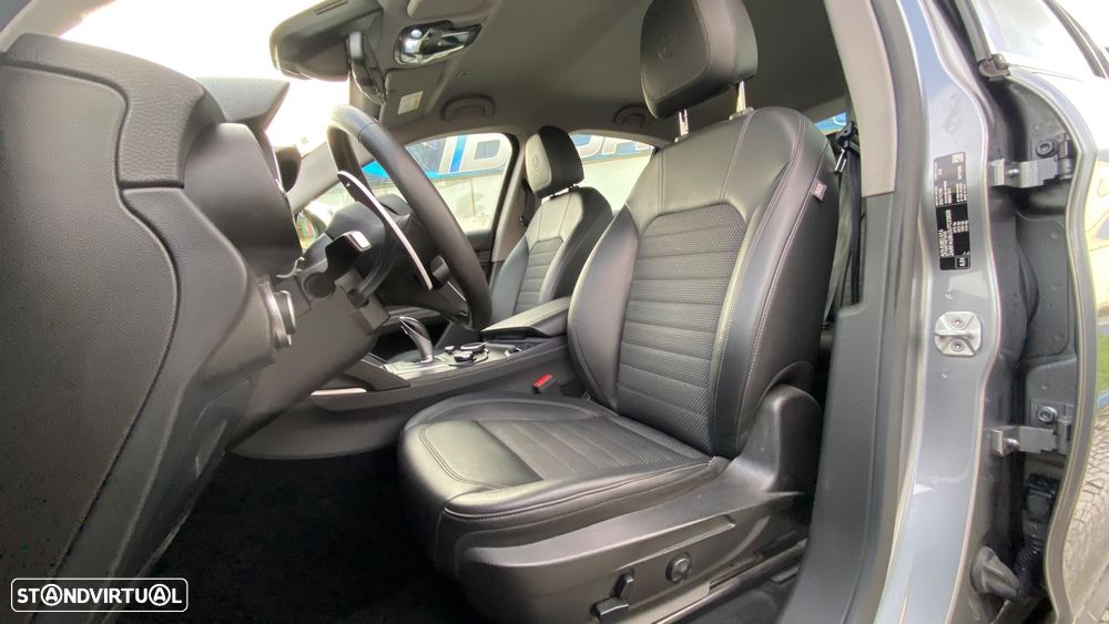 Alfa Romeo Stelvio 2.2 D Super AT8 - 24