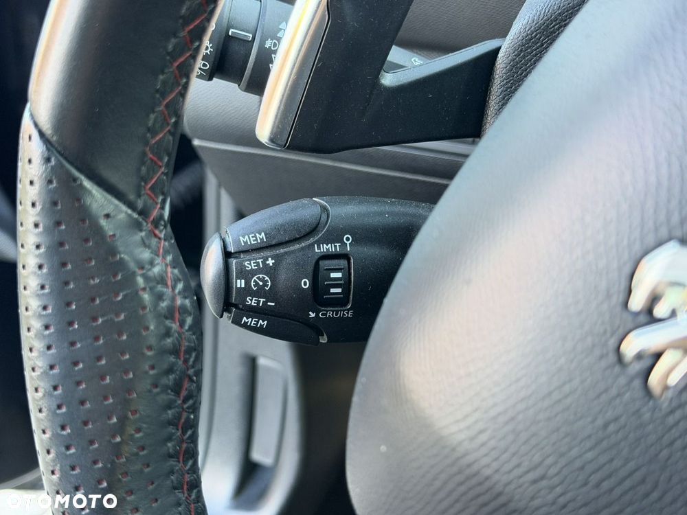 Peugeot 308 BlueHDi 180 EAT8 Stop & Start GT - 24