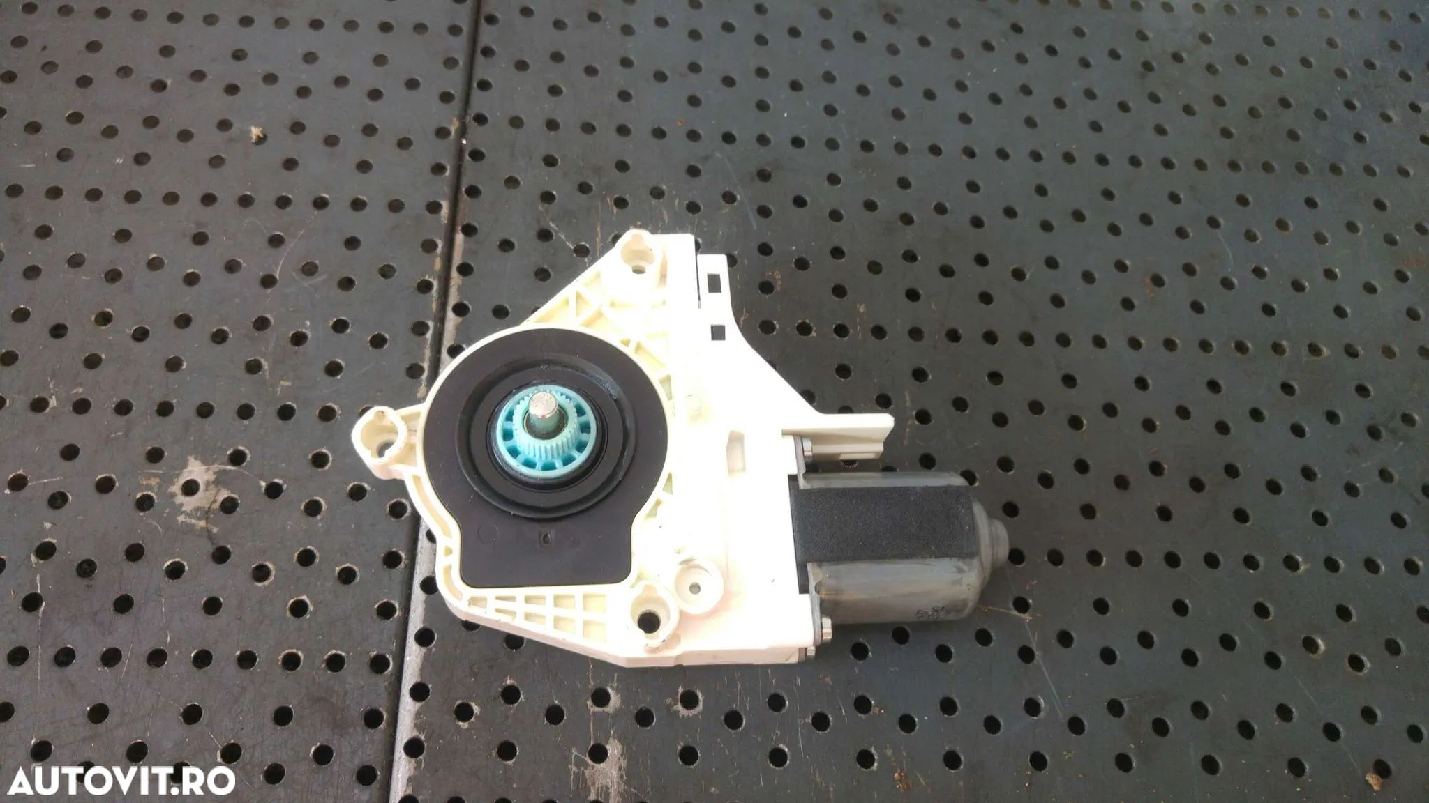 Motoras macara dreapta spate audi a6 c7 4g 8k0959812a - 1