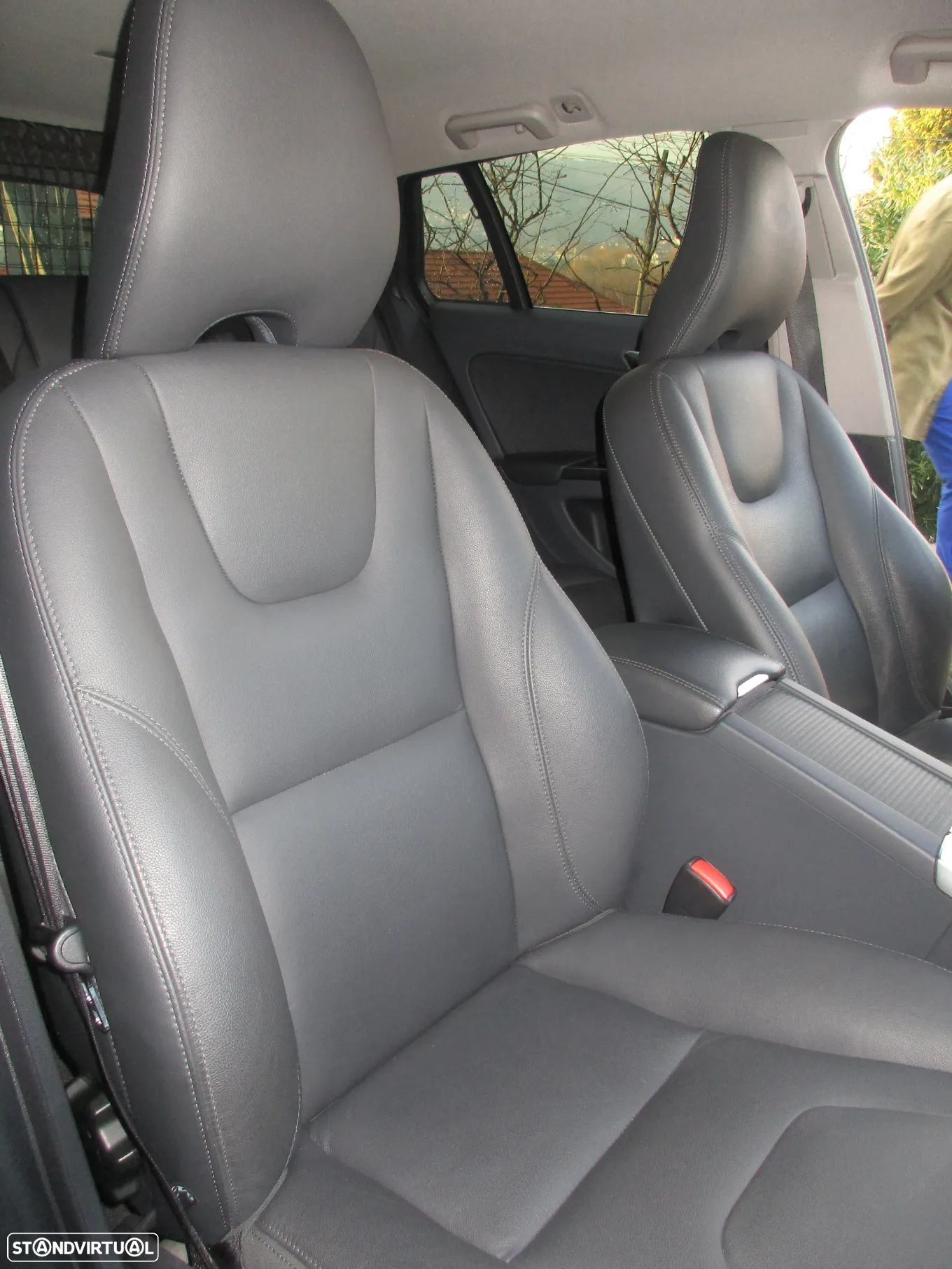 Volvo V60 2.0 D4 Momentum - 42