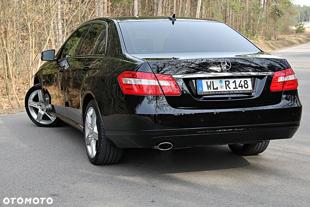 Mercedes-Benz Klasa E 200 BlueEFFICIENCY Elegance - 23