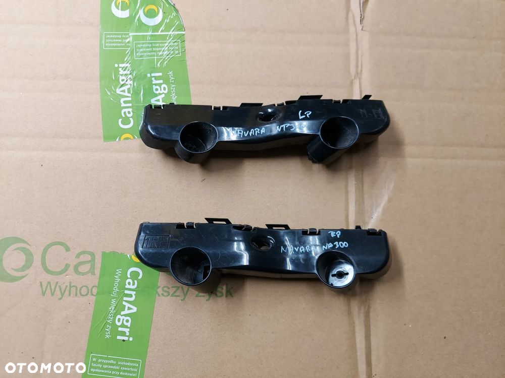 Nissan Navara NP300 15- Ślizg Zderzaka Przód R - 1