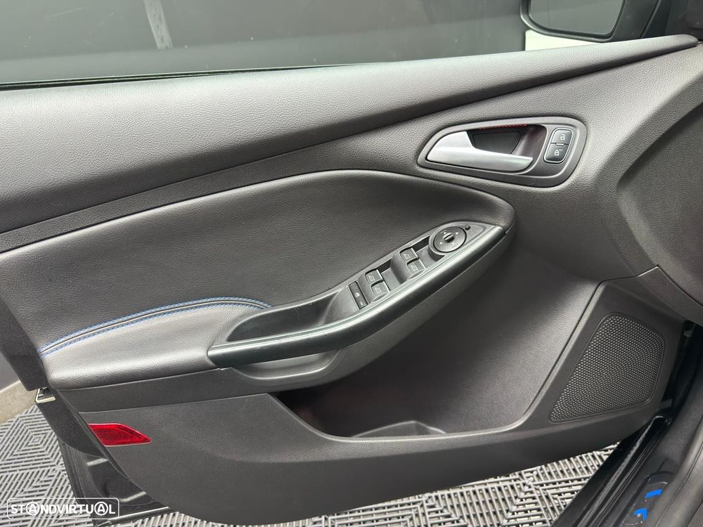 Ford Focus 2.3 EcoBoost RS Pack Performance - 43