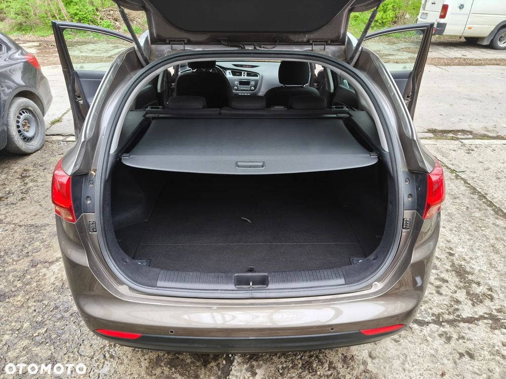 Kia Ceed - 26
