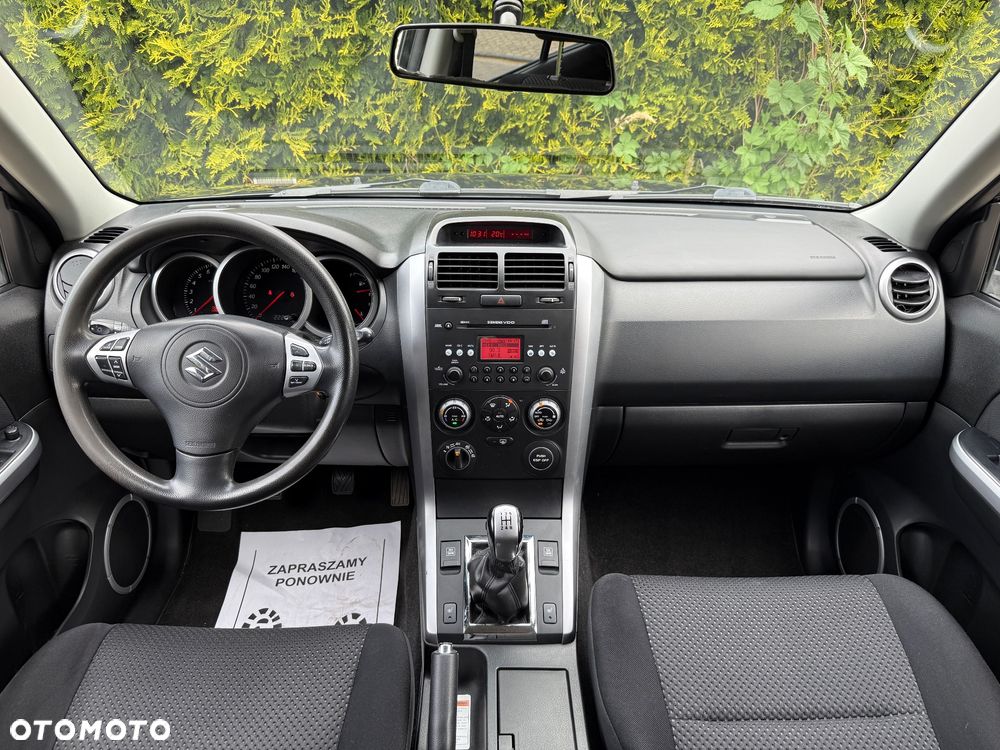 Suzuki Grand Vitara 2.0 Club - 14