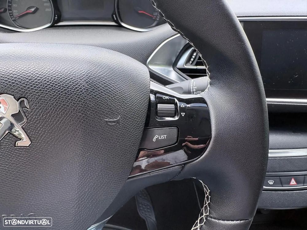 Peugeot 308 SW 1.2 PureTech Style - 37