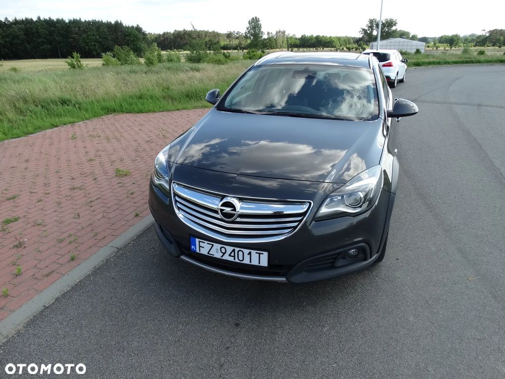 Opel Insignia Country Tourer 2.0 Diesel 4x4 Exclusive - 4