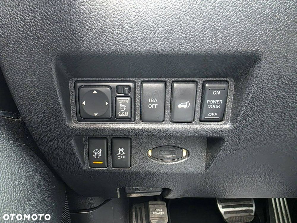 Infiniti QX70 - 14