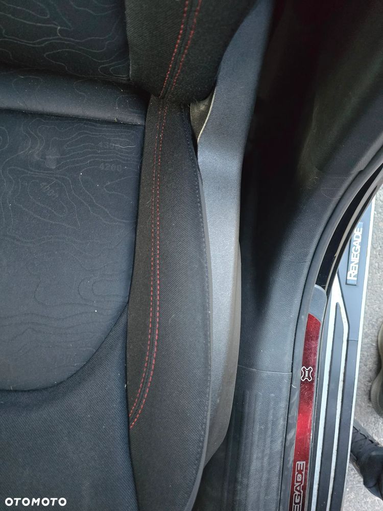 Jeep Renegade 1.3 GSE T4 Turbo Upland 4x4 S&S - 18