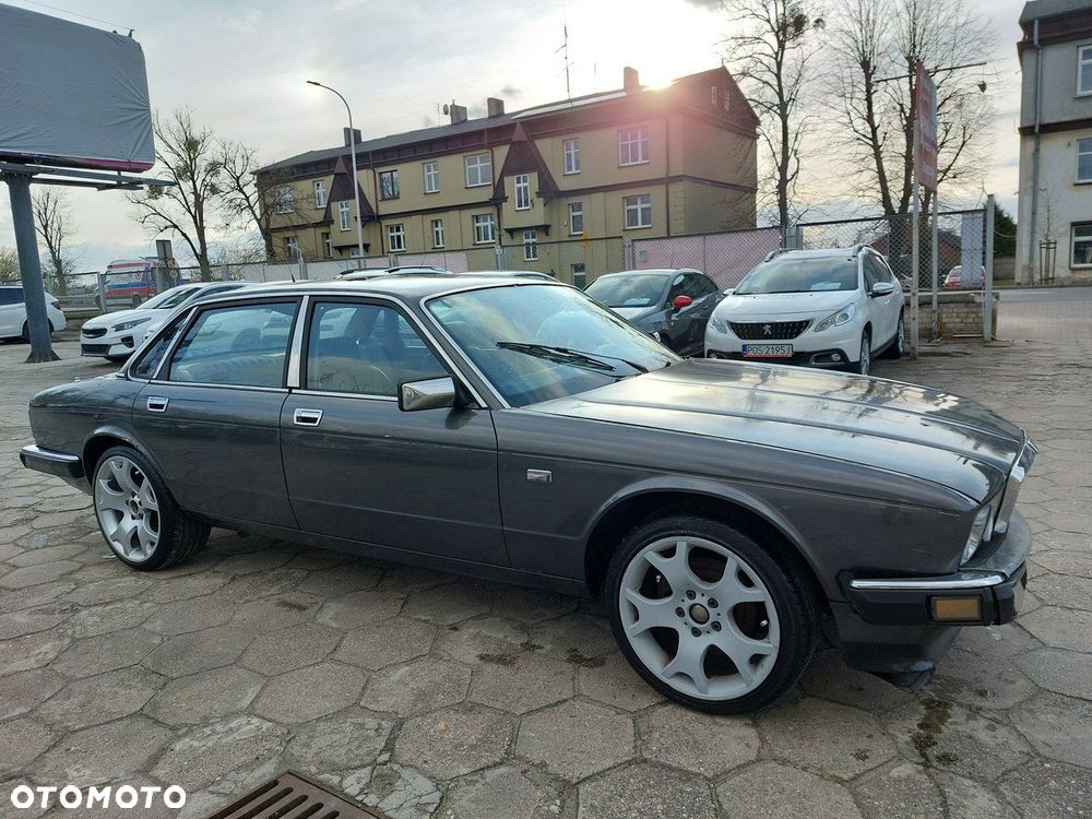 Jaguar XJ - 2