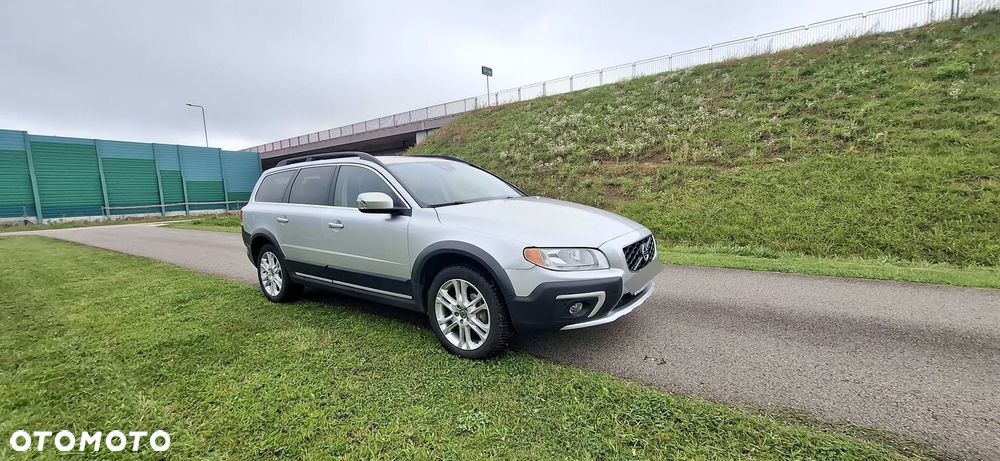 Volvo XC 70 - 1
