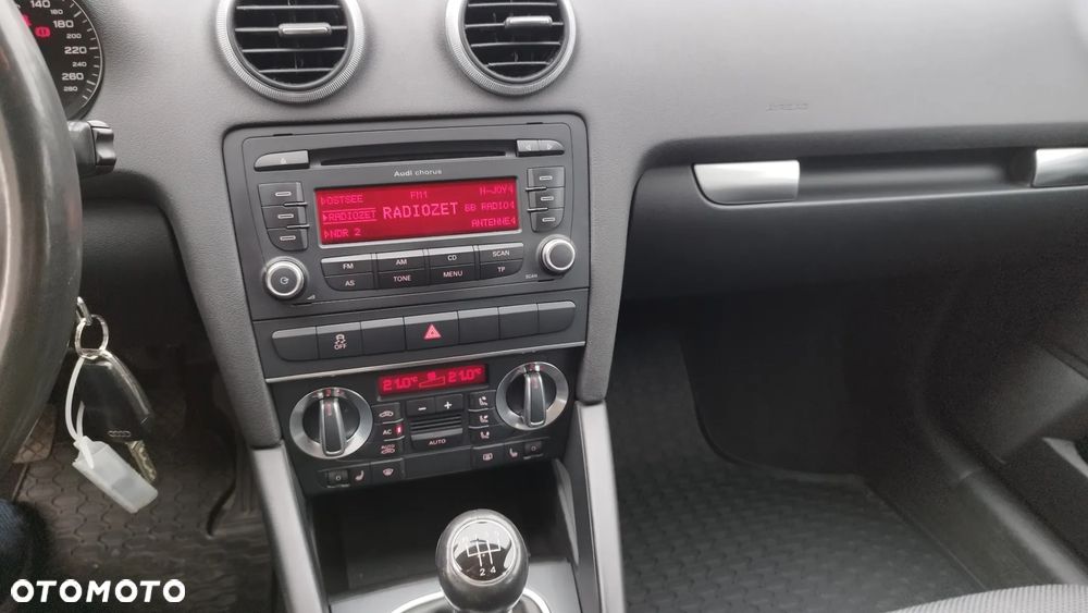 Audi A3 Sportback 1.6 Ambiente - 22