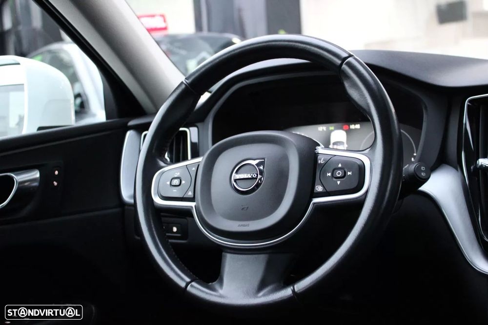 Volvo XC 60 2.0 T6 PHEV Inscription Expression AWD — fotografia 18