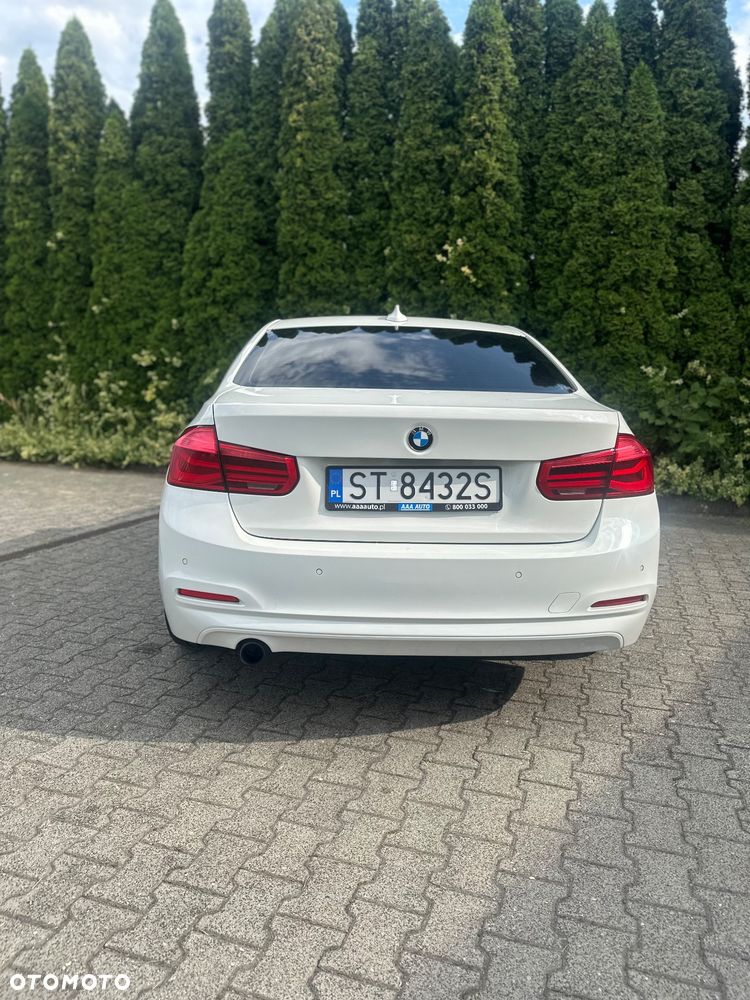 BMW Seria 3 318i - 8