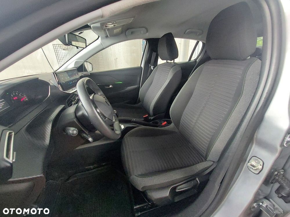 Peugeot 208 - 11