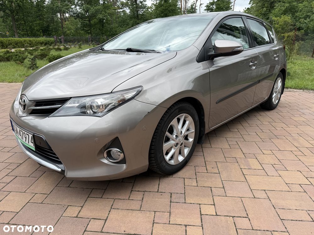 Toyota Auris 1.33 VVT-i Premium Comfort - 1