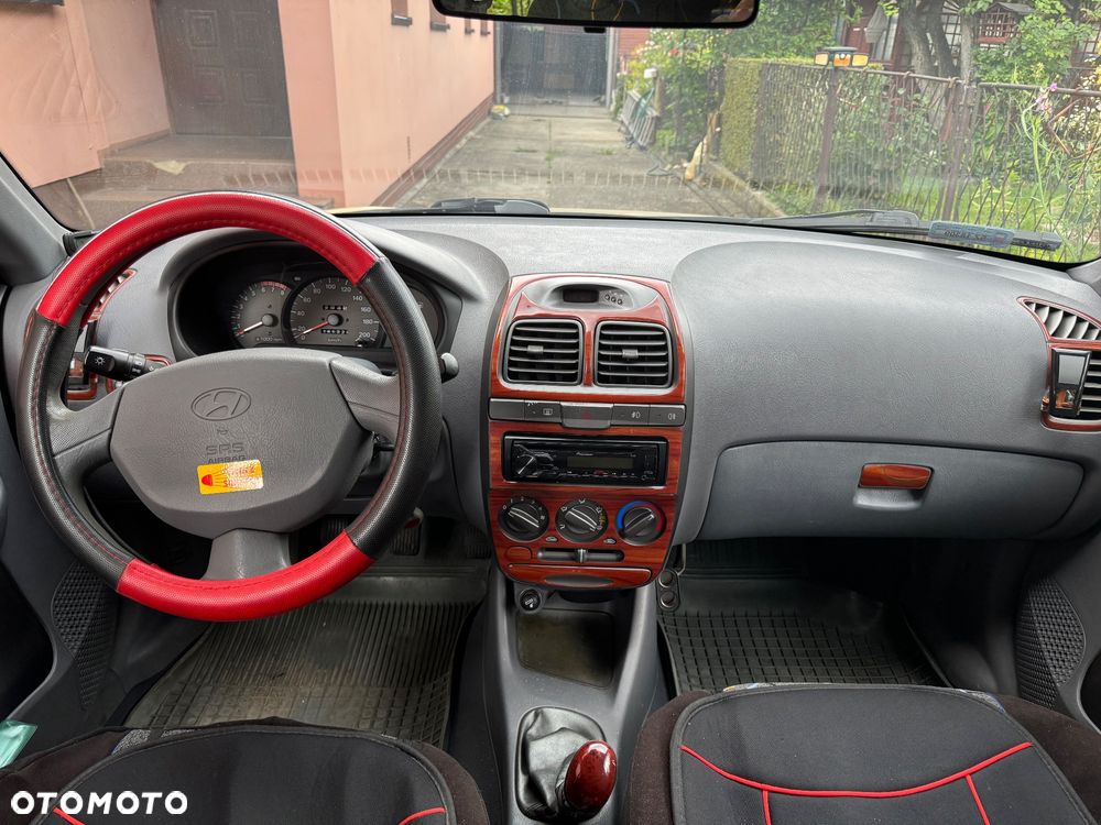 Hyundai Accent 1.5 Comfort - 6