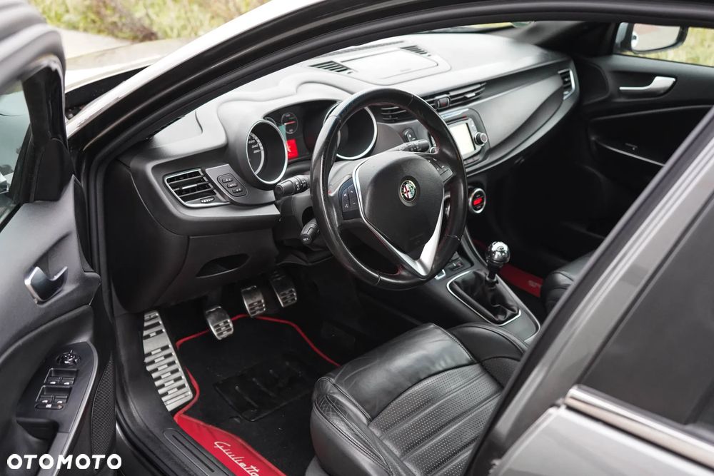 Alfa Romeo Giulietta 2014 photo 5