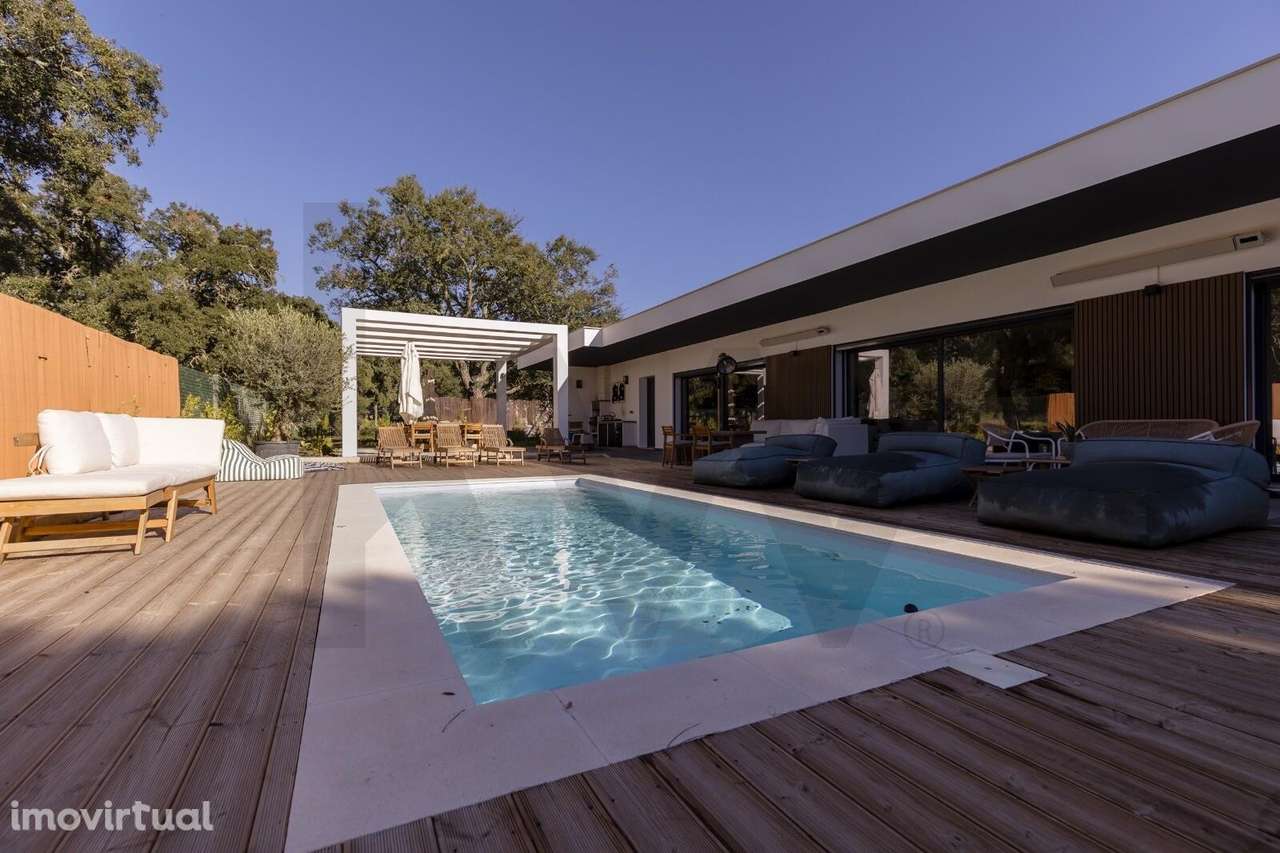 Moradia T4 | Lote 1040m2 I Abc 365,13 m2 I Piscina - Santo Estevão - Grande imagem: 2/27