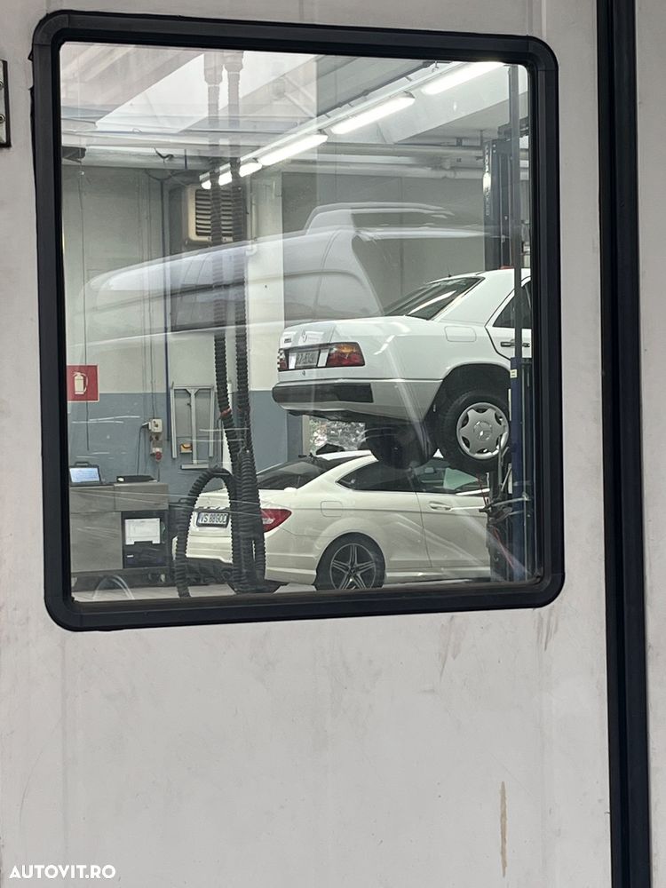 Mercedes-Benz C - 13