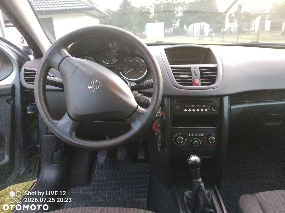 Peugeot 207 - 11