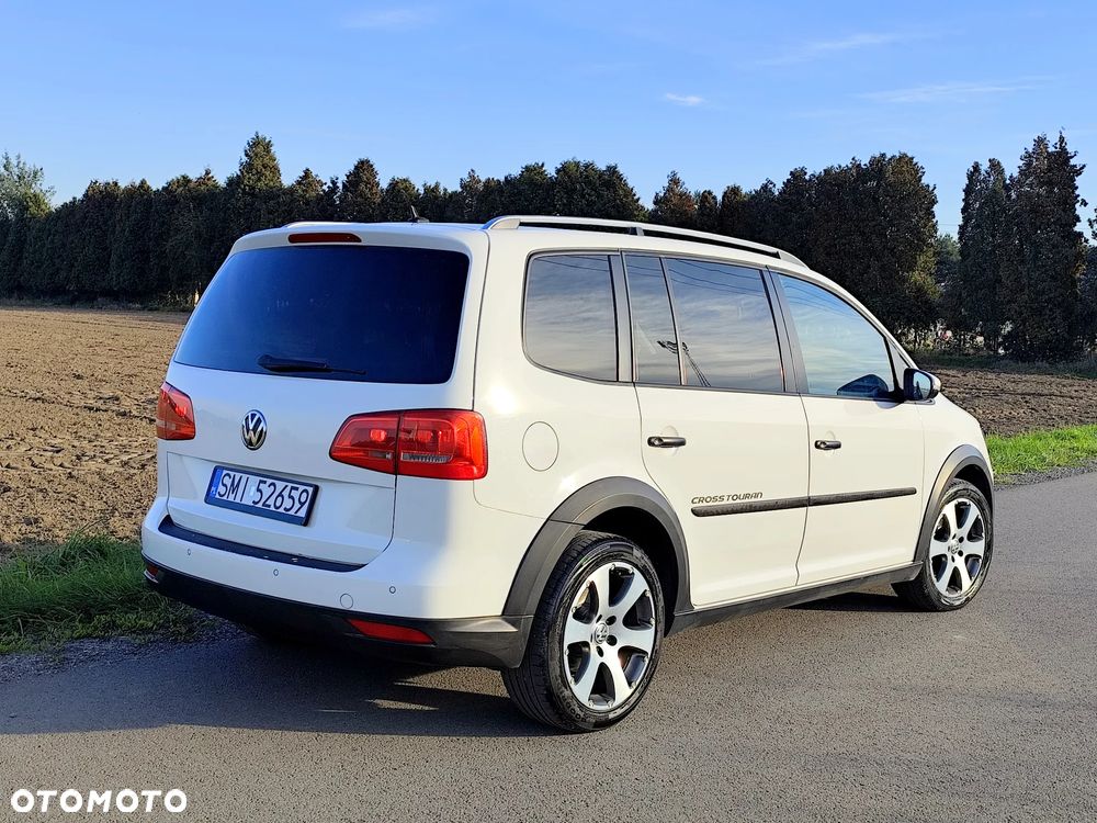 Volkswagen Touran 2.0 TDI DPF DSG Cross - 3