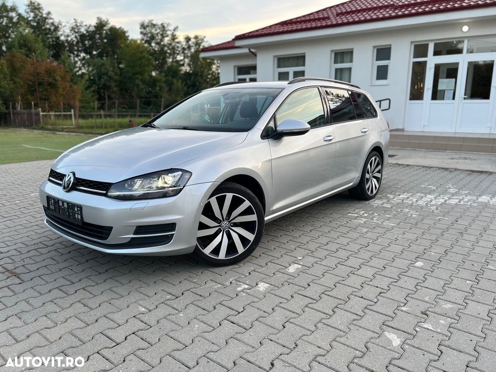 Volkswagen Golf - 1
