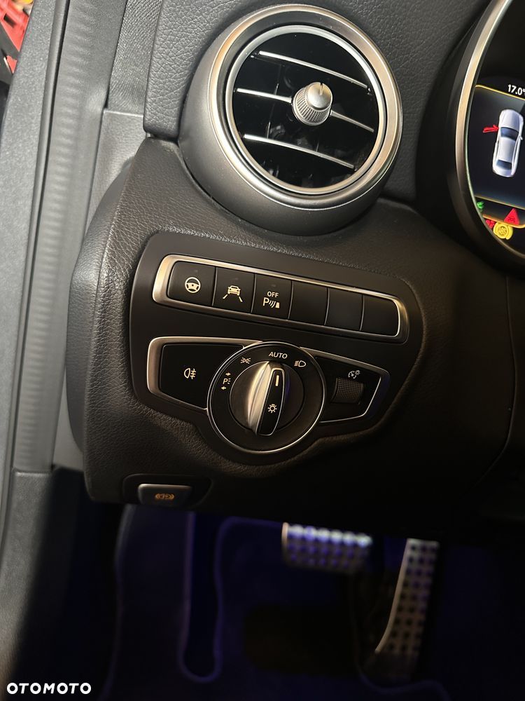 Mercedes-Benz Klasa C AMG 43 4Matic 9G-TRONIC - 39