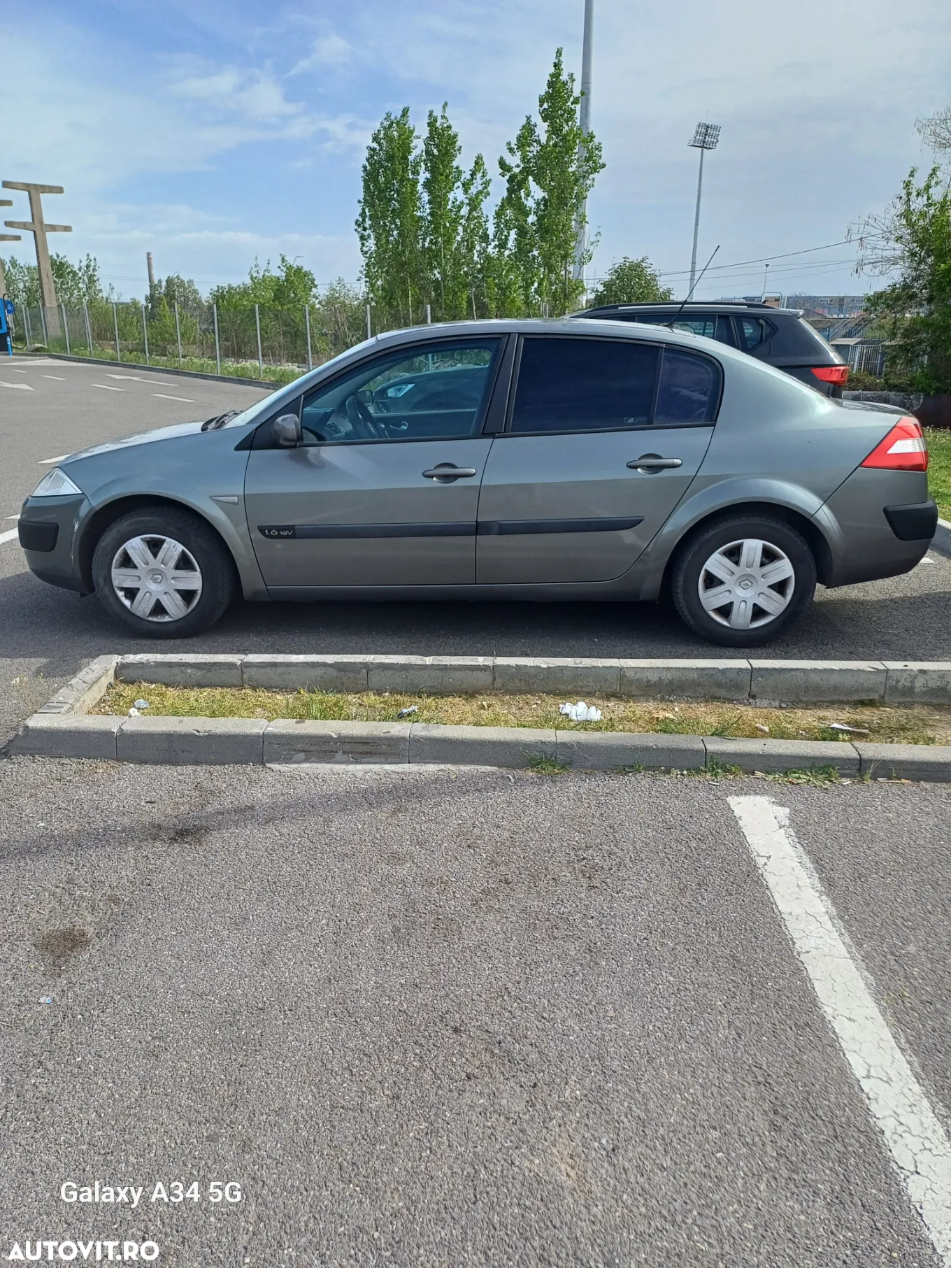 Renault Megane II Sedan 1.6 Influence - 13