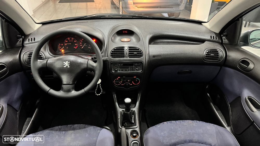 Peugeot 206 1.1 XR - 6