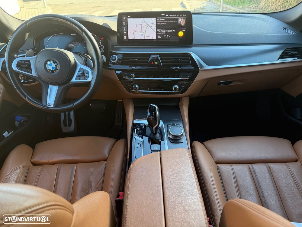 BMW 530 e Pack Desportivo M - 6