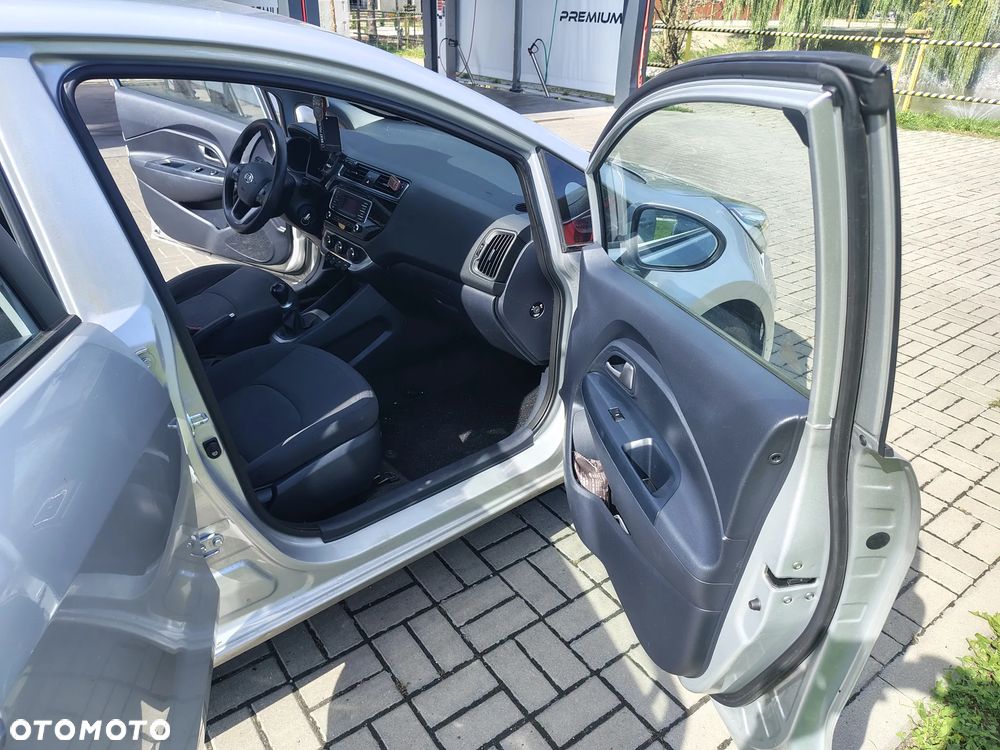 Kia Rio - 15