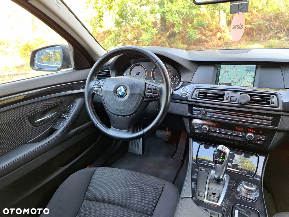BMW Seria 5 520d Touring - 9