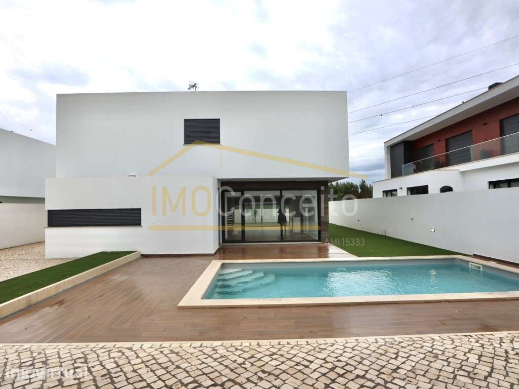 Moradia T5 | Isolada - Piscina e Garagem Fechada | Entroncamento - Grande imagem: 4/42
