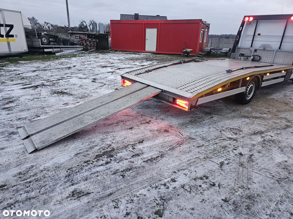 Mercedes-Benz Sprinter - 11