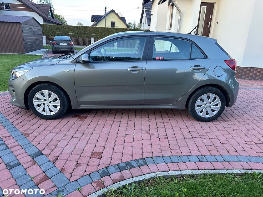 Kia Rio 1.2 L - 13