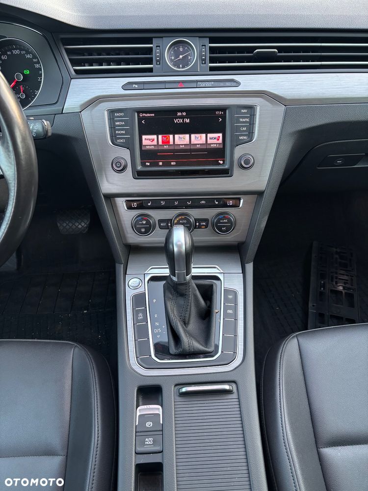 Volkswagen Passat 2.0 TDI (BlueMotion Technology) DSG Comfortline - 21