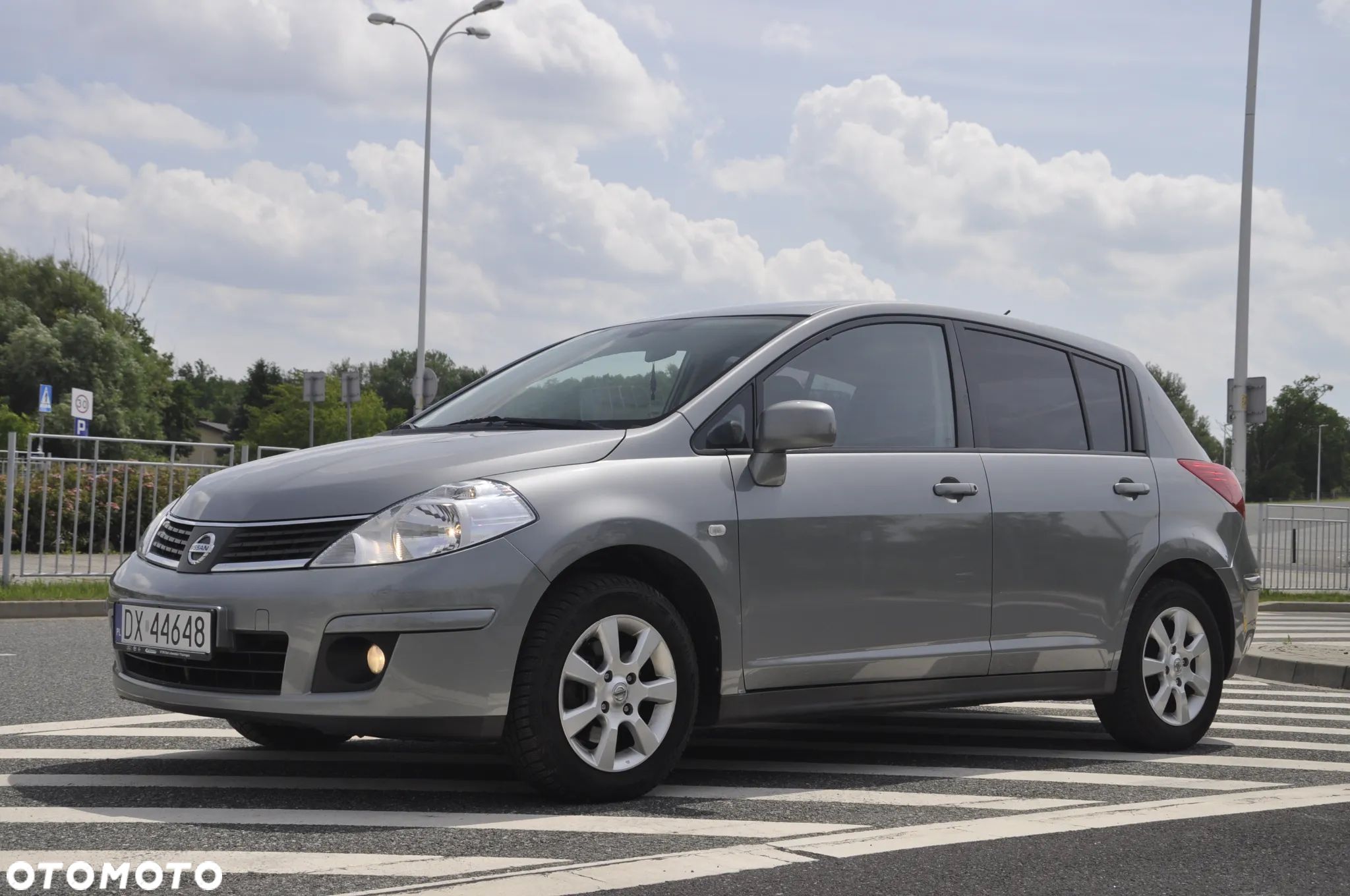 Nissan Tiida 1.6 Visia AC/CD - 1