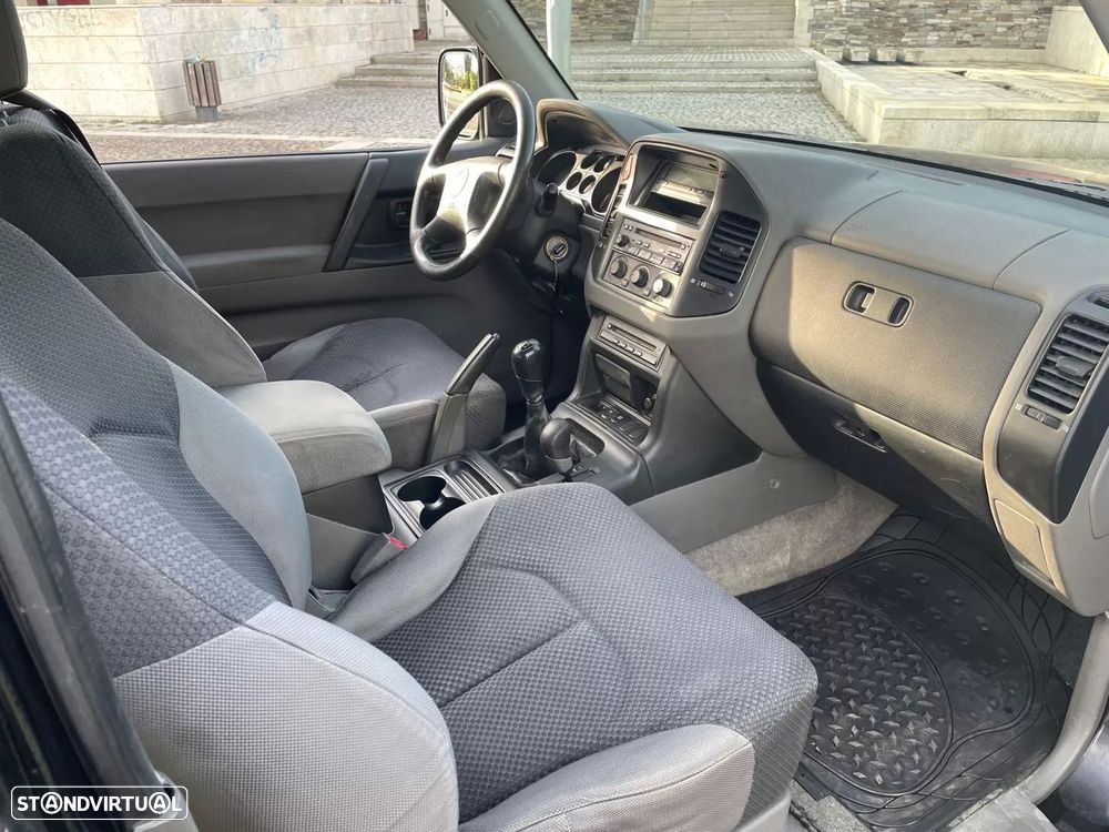 Mitsubishi Pajero 3.2 DI-D GLS - 4