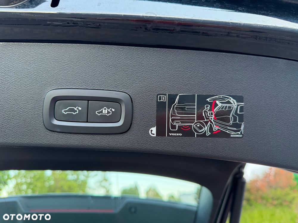 Volvo XC 40 D3 Momentum Pro - 24
