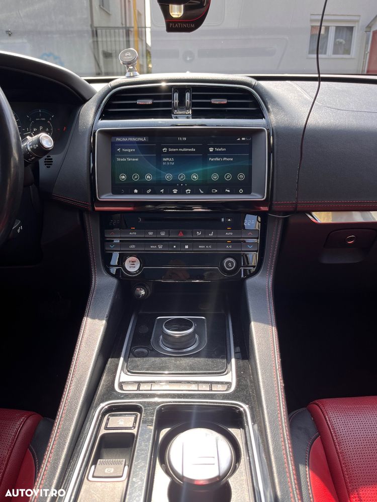 Jaguar F-Pace 30d AWD R-Sport - 9