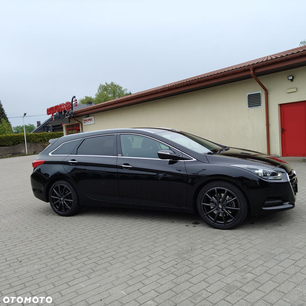 Hyundai i40 Kombi 1.7 CRDi DCT Premium - 23